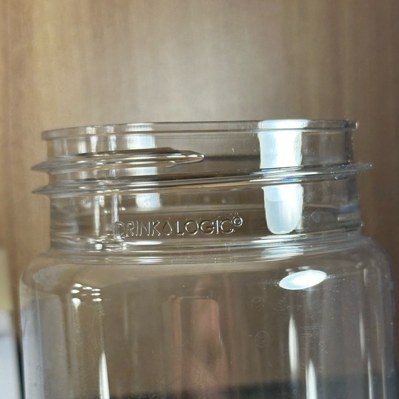 Drink Logic Brand HERTZ Water Bottle Clear With Flip Top and Measurements - Picture 6 of 6